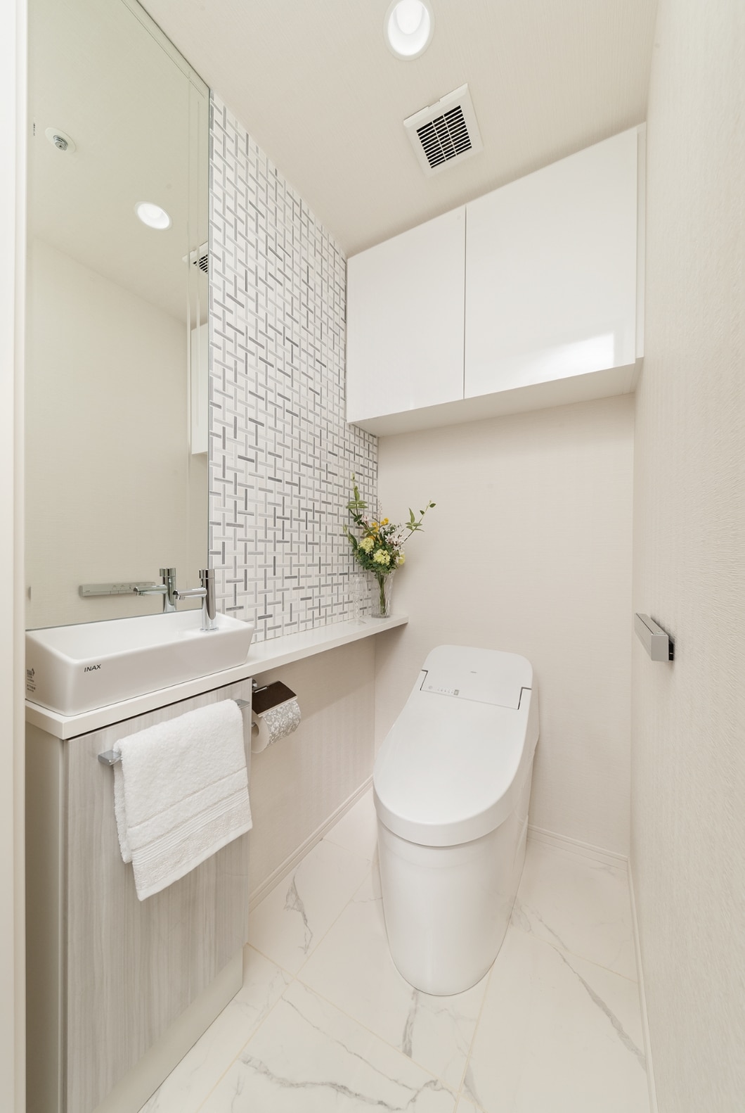 ���[�V���G�b�g�^���N���g�C��