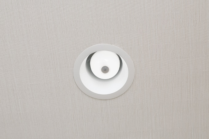 �l���Z���T�[�Ɩ�