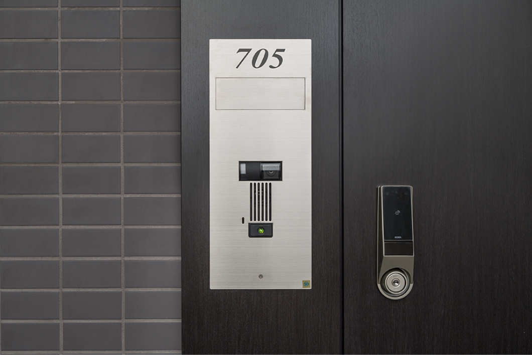 �J�����t���֑O�C���^�[�z���i�q�@�j