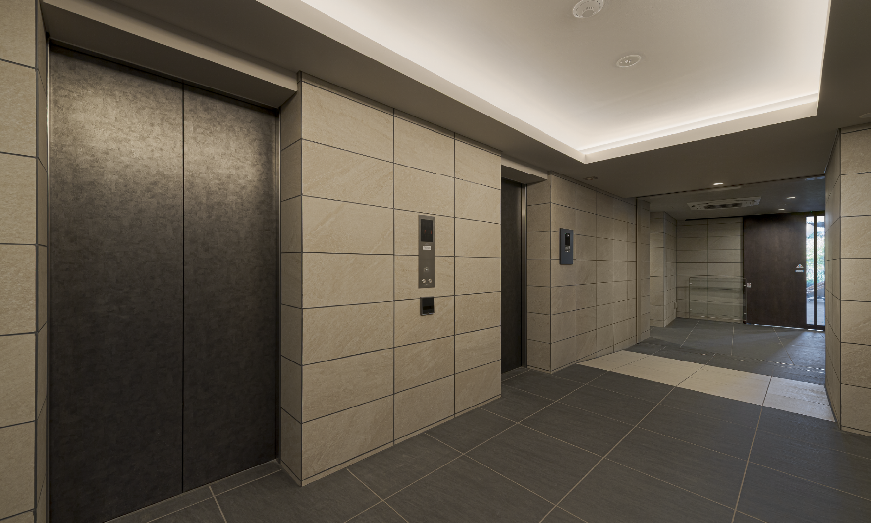 �G���x�[�^�[�z�[���v�H�ʐ^(2025�N11���B�e)