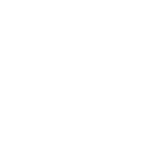 建物の1階にはユニクロ世田谷千歳台店が入っており、ワンフロアの広大なスペースに、豊富なユニクロアイテムが揃います。子ども用のプレイコーナーもあり、楽しく買い物ができます。